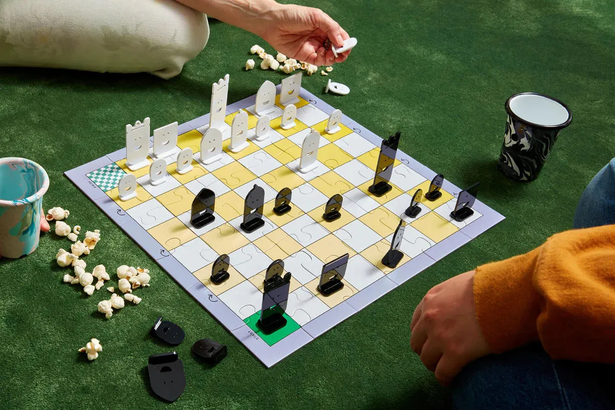 3 in 1 Game Set - Chess, Checkers & Snakes & Ladders