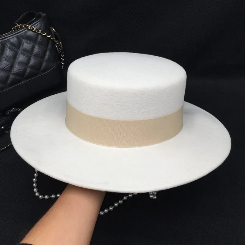 Winter Fashion White Wool Fedora Hat with Pearl Chain Decoration for Women