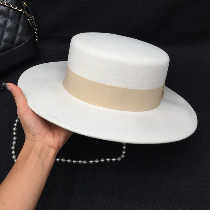 Winter Fashion White Wool Fedora Hat with Pearl Chain Decoration for Women