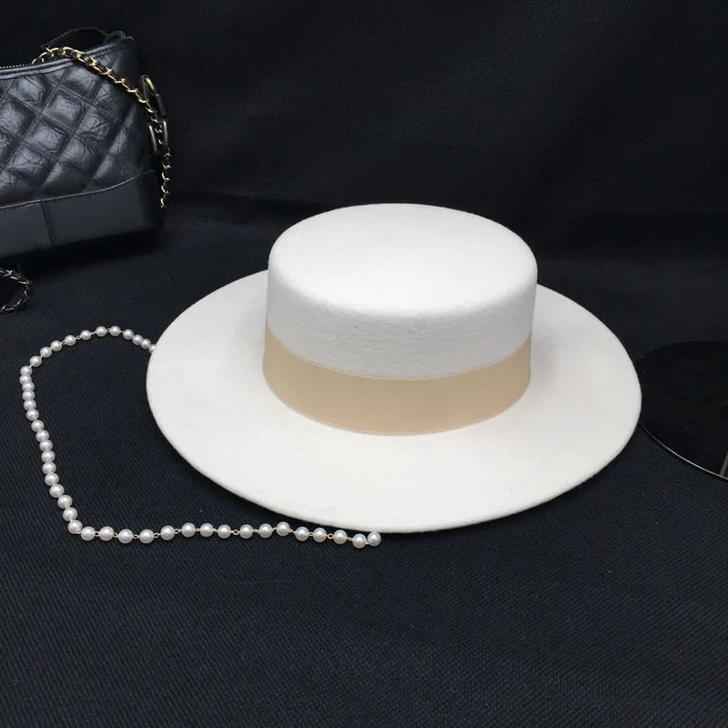 Winter Fashion White Wool Fedora Hat with Pearl Chain Decoration for Women