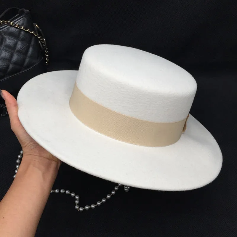 Winter Fashion White Wool Fedora Hat with Pearl Chain Decoration for Women