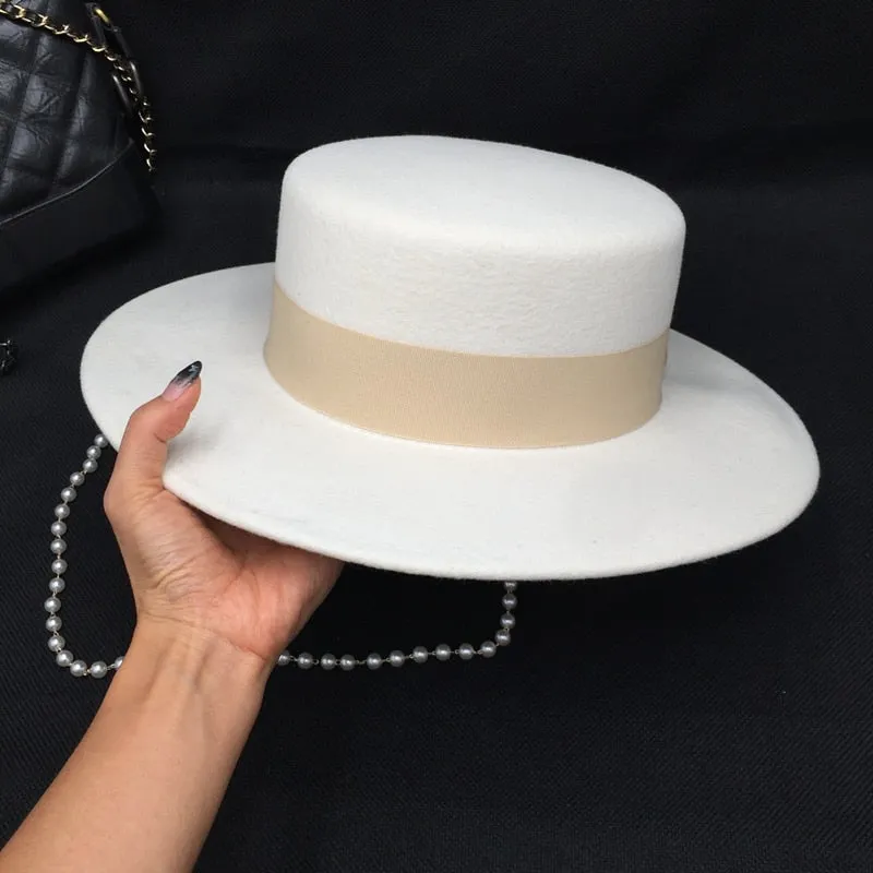 Winter Fashion White Wool Fedora Hat with Pearl Chain Decoration for Women